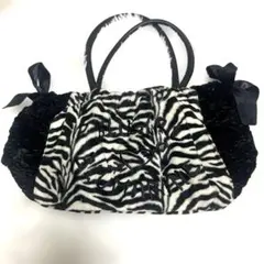 美品　ゼブラ柄トートバッグ（BLUGIRL）もふもふ素材　可愛いバッグ