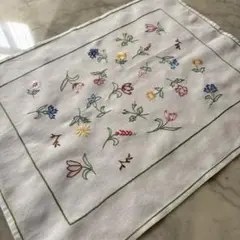 フランス　アンティーク　ヴィンテージ　クロス　手刺繍　お花がいっぱい