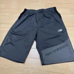 ニューバランス　ハーフパンツ　グレー　Mのサムネイル