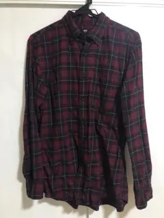 ユニクロ　フランネルシャツ　ボタンカラー　赤　レッド　ワインレッド