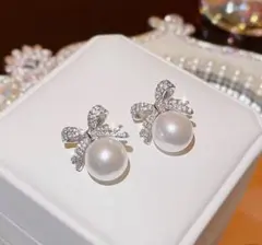 リボンデザイン パールピアス