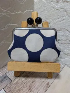 Item thumbnail for item ebef51d6-60e3-4f9b-a634-47541081cea0