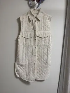 値下げ中‼️H&M アイボリー キルティング ノースリーブベスト