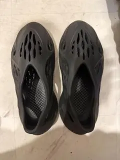 adidas YEEZY FOAM RUNNER Onyxのサムネイル