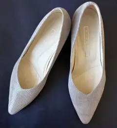 YOSHITO グレー ポインテッドトゥパンプス