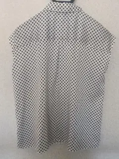 UNTITLED 【美品】洗えるモダンキューブボウタイ風ブラウス とろみ 総 