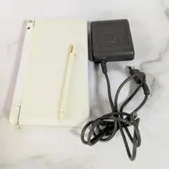 電源入ります　ジャンクNintendo DS lite　ホワイト