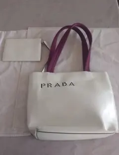 プラダ　ハンドバッグ
