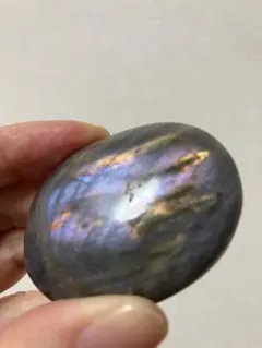 ラブラドライト パーム　シラーが美しい！