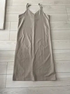 Re:EDITベージュ Vネック キャミワンピース