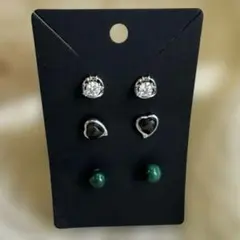 クリスタルとハート型のスタッドピアスセット