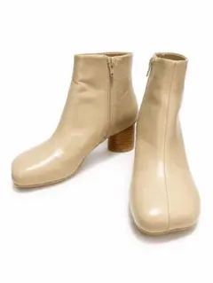 【美品】ROSE BUD スクエアシューズ　ショートブーツ　白のサムネイル