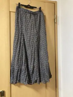 ディスコート　花柄　ロングフレアスカート