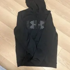 UNDER ARMOR 黒パーカー