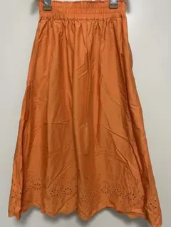 オレンジ刺繍ロングフレアスカート