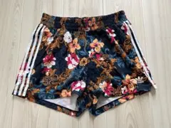 アディダス　スタジオロンドン　ショートパンツ