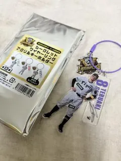 阪神タイガース シークレット ワイヤーリングアクリルキーホルダー 佐藤輝明 選手