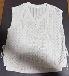【未使用品】GU アイボリー　 ベージュ　ニットベスト