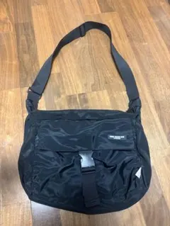 ブラック　ショルダーバック