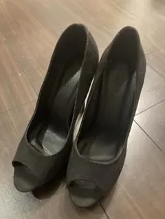 黒 スエード オープントゥ ハイヒール