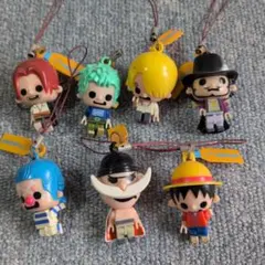 ワンピース7個のキャラクター　ストラップセット。