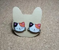 三毛猫ピアス