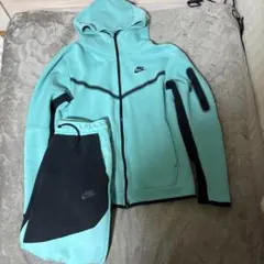 Nike テックフリース　ティファニーブルー　海外限定モデル　セットアップ
