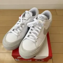 NIKE ウィメンズコートレガシーリフト