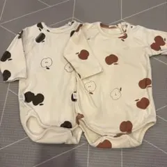 リンゴ柄ロンパース2枚セット