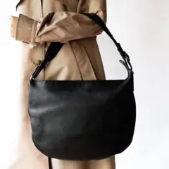 GUCCI Black Leather Archive Shoulder Bag