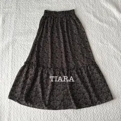 ティアラ 小花柄フレアロングスカート 黒系 薄手 透け感あり ウエストゴム