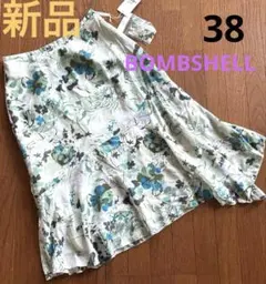 新品 花柄フレアスカート 38サイズ　BOMBSHELLのサムネイル