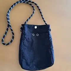 ブラックサコッシュのサムネイル