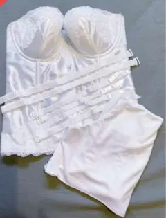 ブライダルインナービスチェ（C70）&ペチコート