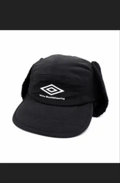 ホワイトマウンテニアリング × アンブロ　ボア フライト キャップ