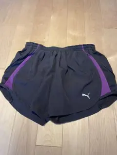 PUMA ランニング用ショートパンツ