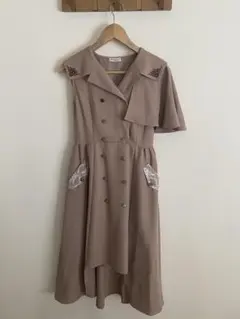 axes femme ベージュ トレンチワンピース 新品