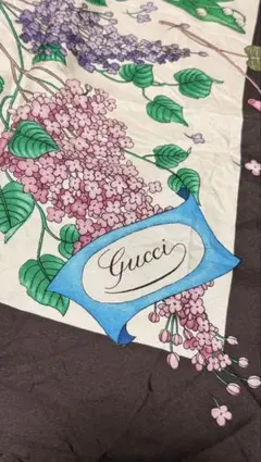 GUCCI グッチ 馬具デザイン 大判スカーフ ヴィンテージ GUCCI グッチ ホースビット馬車 馬具柄 シルク100％ 大判 スカーフ