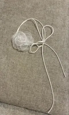 新品未使用　ホワイト シフォン お花チョーカー