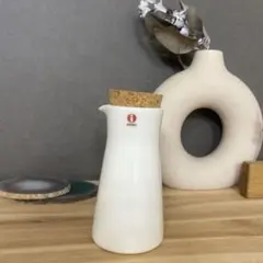 ピッチャー 水差し