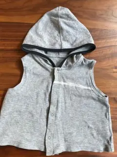 コムサイズム フードつきベスト 80