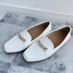 GU ホワイト チェーン付きローファー