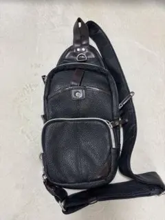 黒 ボディバッグ