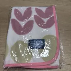 ロッタ・ヤンスドッター　フリースブランケット　ひざ掛け