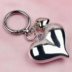 シルバーハート型キーホルダー　ハートチャームキーリング　じゃらじゃらキーホルダー