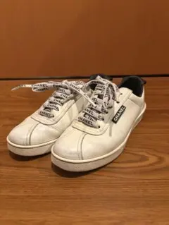 CHANEL シャネル ロゴ入り スニーカー ホワイトのサムネイル