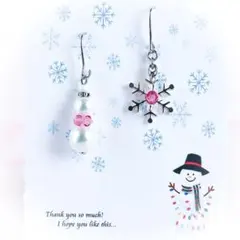 ピンク ◇雪の結晶&リボンタイのスノーマンピアス◇推し色◇推し活◇匿名配送
