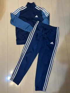 140 adidas ネイビージャージセット