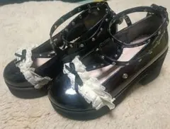 黒の厚底メリージェーンシューズ