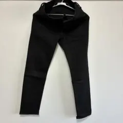 UNIQLO ブラックパンツ